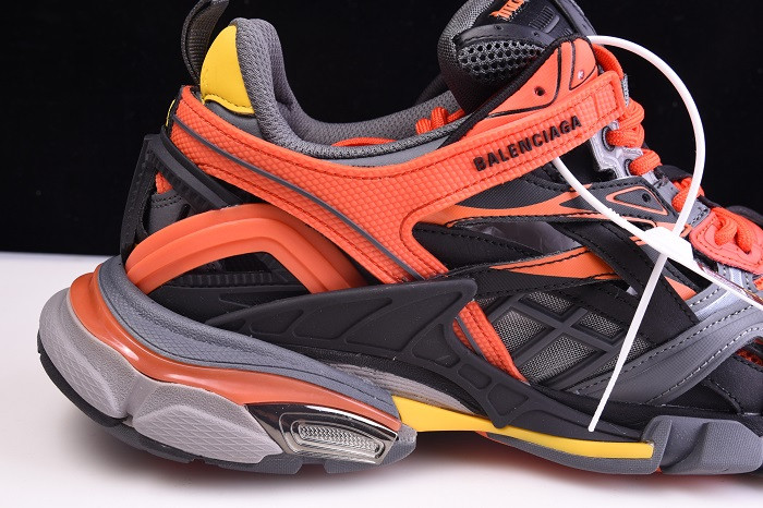 bc track sneaker