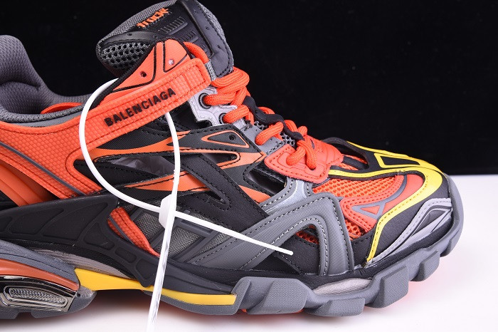 bc track sneaker
