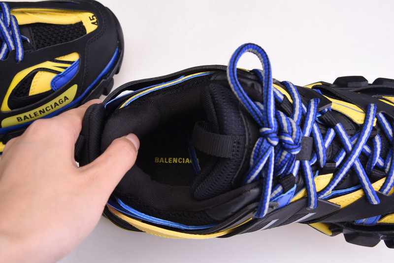 bc track sneaker