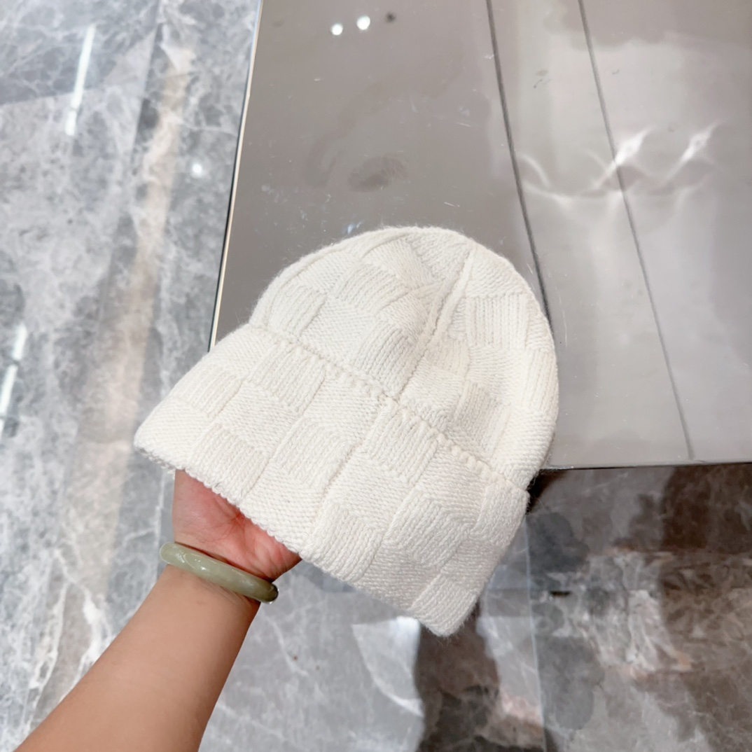 lvt Hat